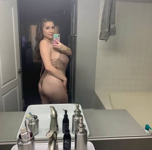 I’M VERY MUCH AVAILABLE FOR HOOKUP. I DO MEETUPS, MASSAGES, 420 FRIENDLY AND I ALSO LIKE TO PARTY - Image 2